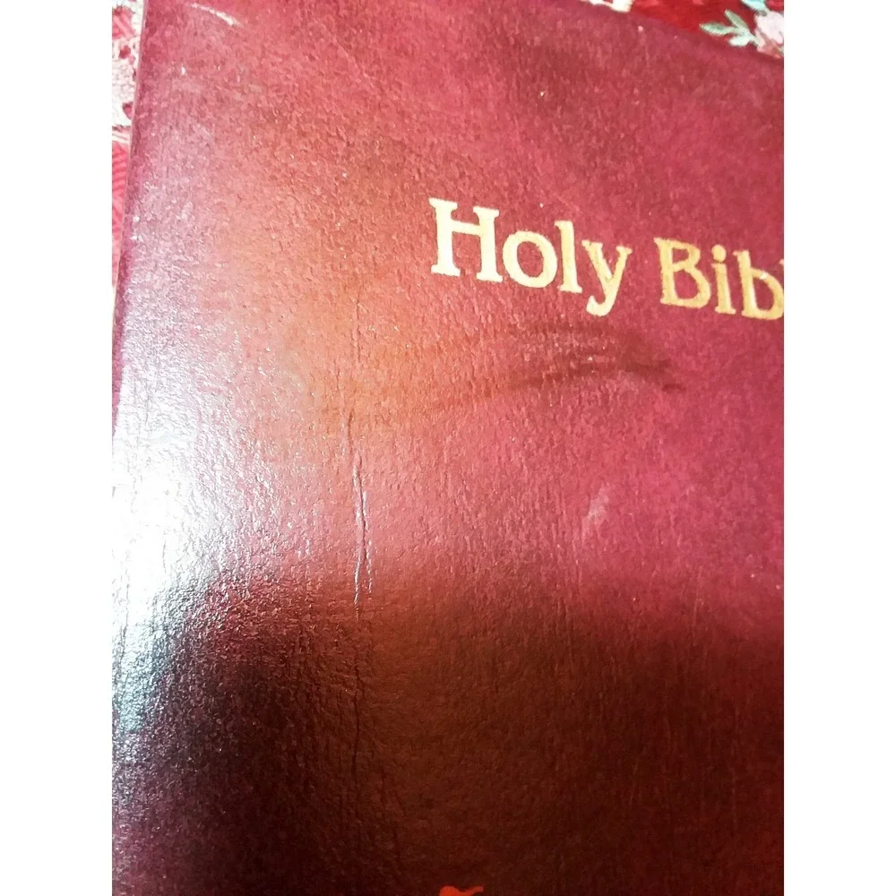 New‎ King James Version Holy Bible Wine Color Leather GIANT PRINT